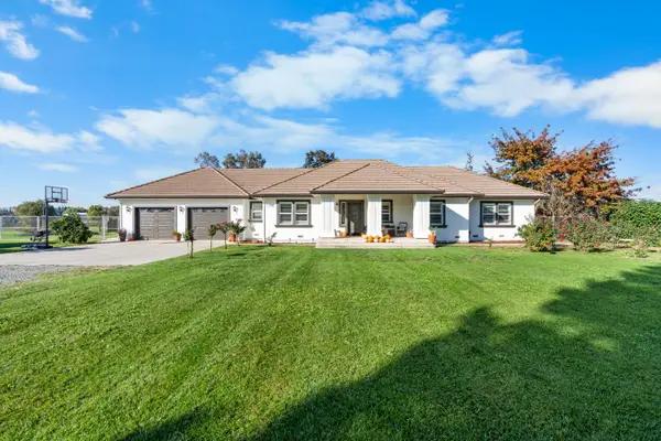 24803 Pearl Rd, Acampo, CA 95220