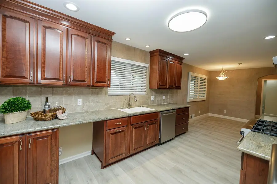 2410 Sherwood Avenue, Modesto, CA 95350 - Image #3