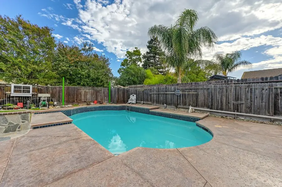 399 Glenbriar Circle, Tracy, CA 95377 - Image #2