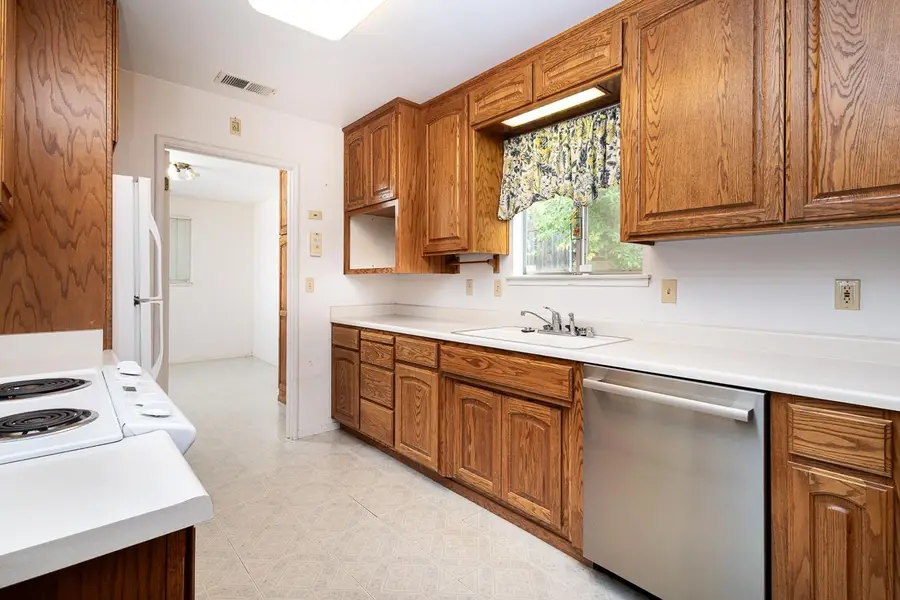 8643 Pershing Avenue, Fair Oaks, CA 95628 - Image #3