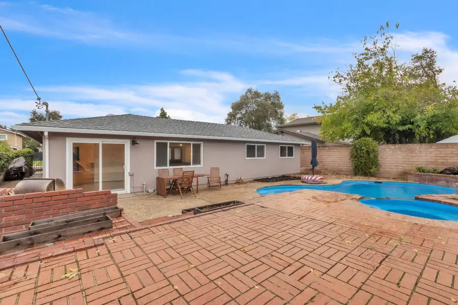 9104 Feather River Way, Sacramento, CA 95826 - Image #2