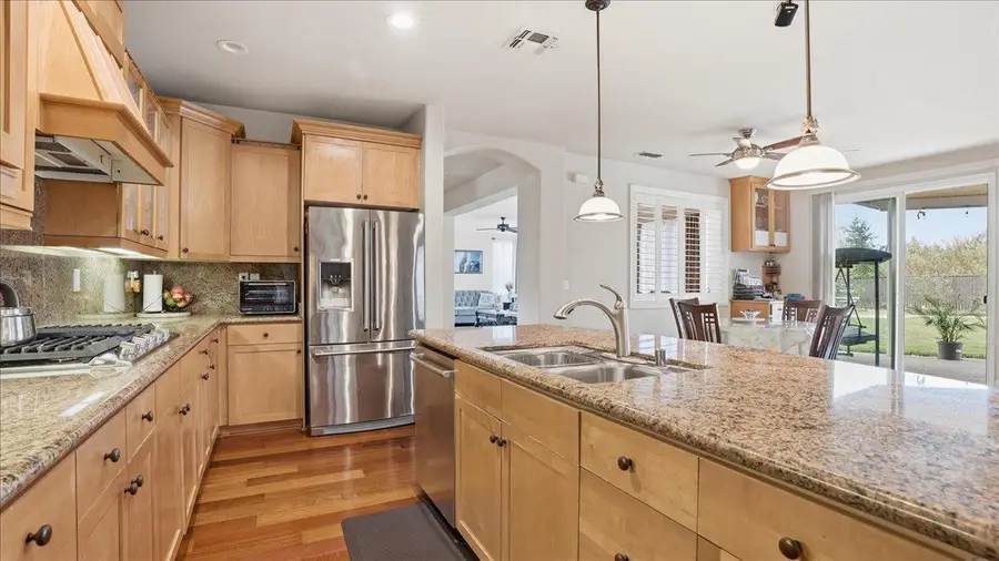 860 Fieldstone Court, Folsom, CA 95630 - Image #3