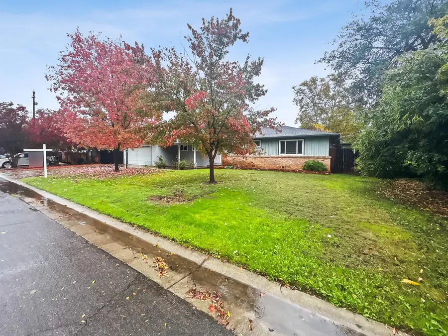 2430 Bridle Path Lane, Sacramento, CA 95864 - Image #3