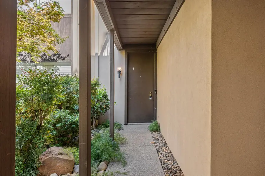 2241 Woodside Lane #4, Sacramento, CA 95825 - Image #2