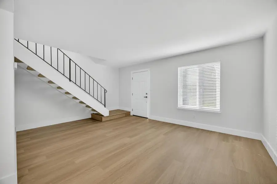 28 Creeks Edge Way, Sacramento, CA 95823 - Image #3