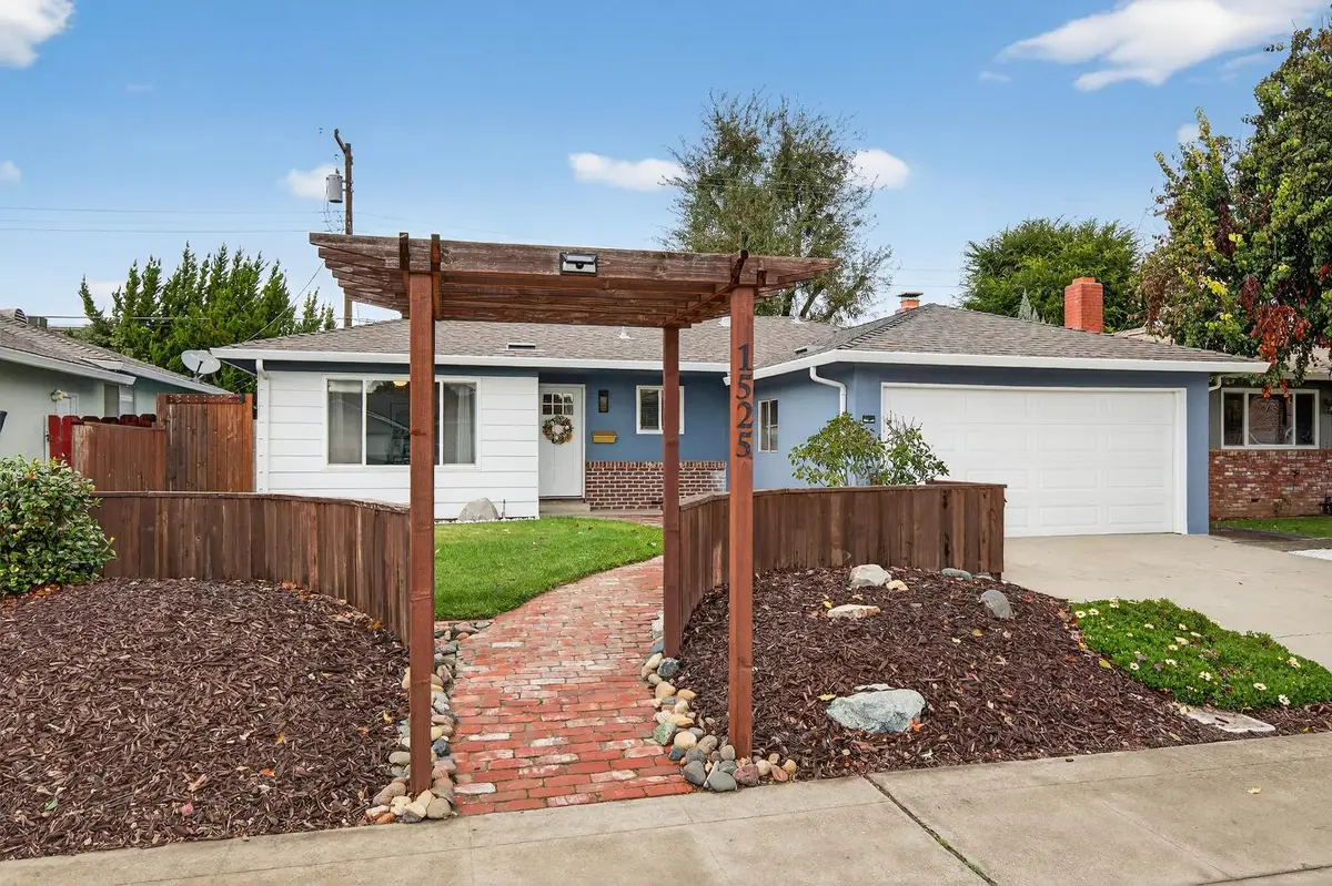 1525 Vista Dr, Lodi, CA 95242 - Image #1