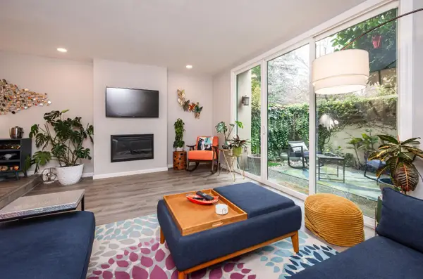 898 Woodside Lane #E 3, Sacramento, CA 95825