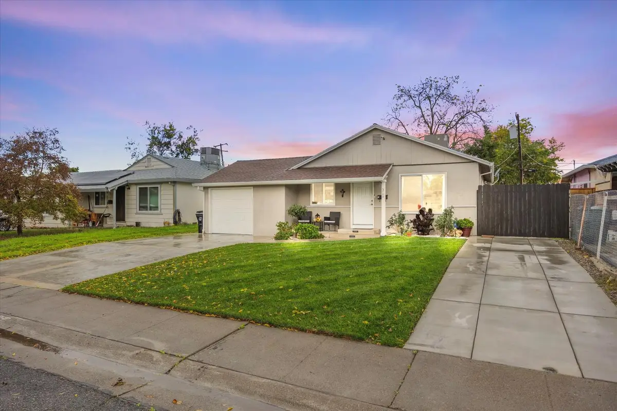 5709 Rio Verde Way, North Highlands, CA 95660 - Image #1