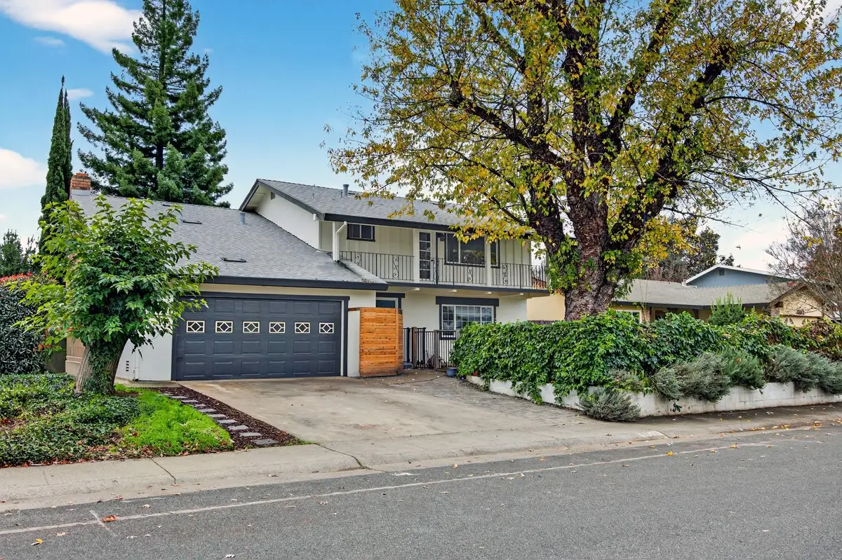 10048 El Chorlito Drive, Rancho Cordova, CA 95670 - Image #1