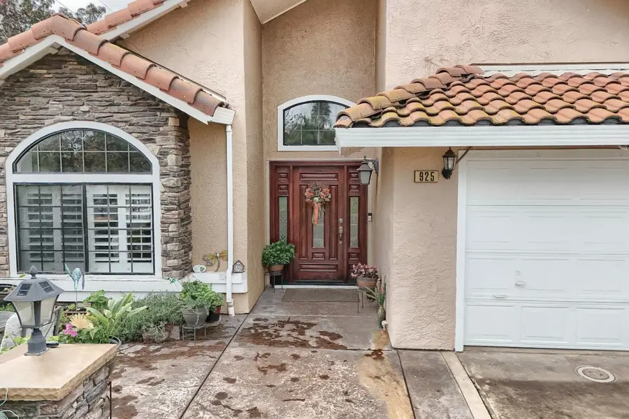 925 Colonial Lane, Tracy, CA 95376 - Image #3