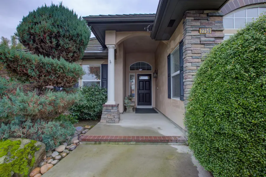 2250 Castleview Drive, Turlock, CA 95382 - Image #2