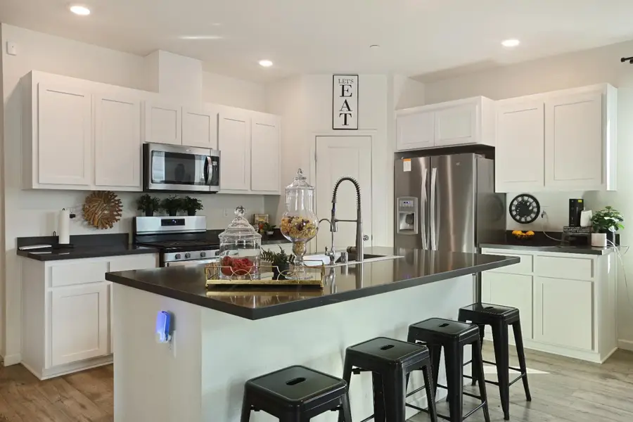 404 Central Pacific Street, Lathrop, CA 95330 - Image #2