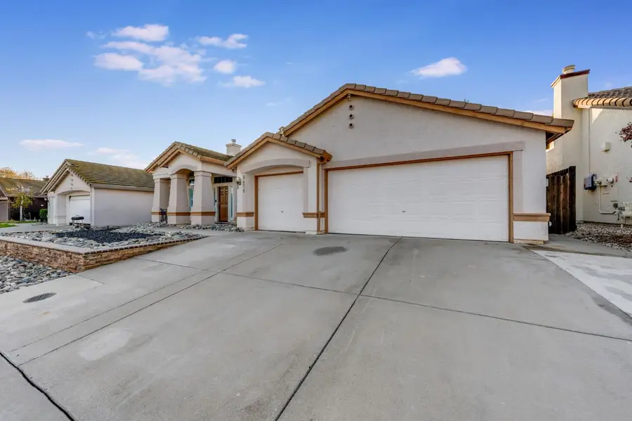 8478 Alameda Park Drive, Elk Grove, CA 95624 - Image #3