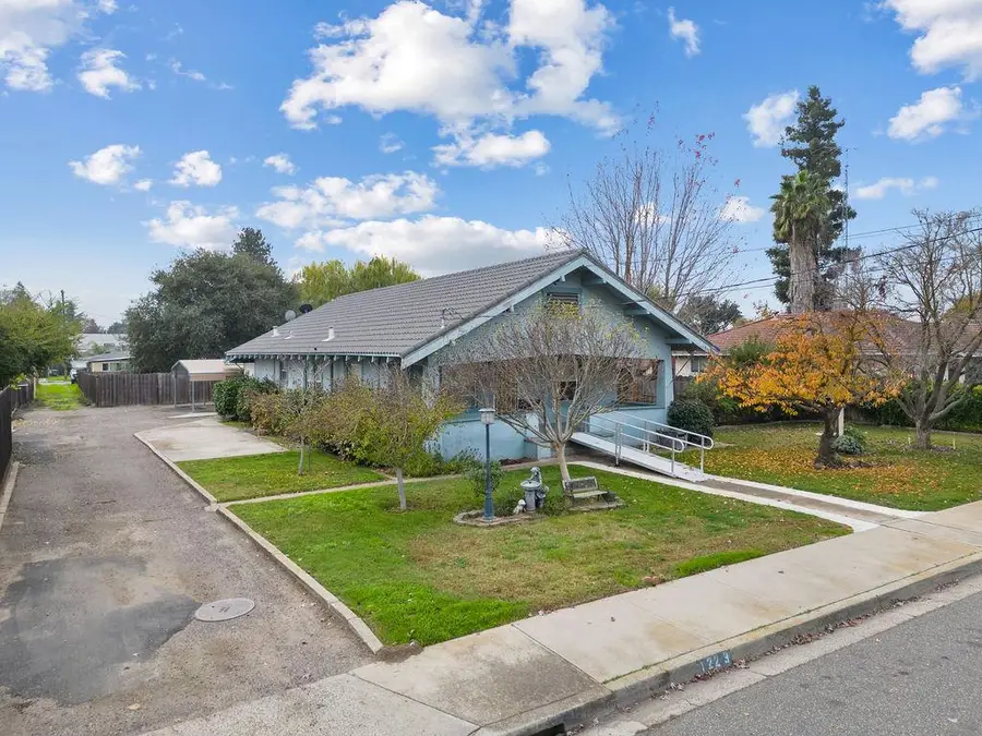 1223 Poplar Street, Oakdale, CA 95361 - Image #2