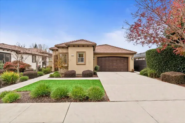 921 Hackberry Avenue, Modesto, CA 95350