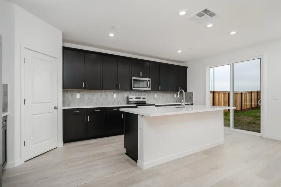 1300 Bastion Avenue, Galt, CA 95632 - Image #2