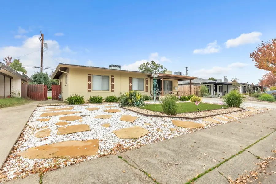 4925 Cabrillo Way, Sacramento, CA 95820 - Image #2