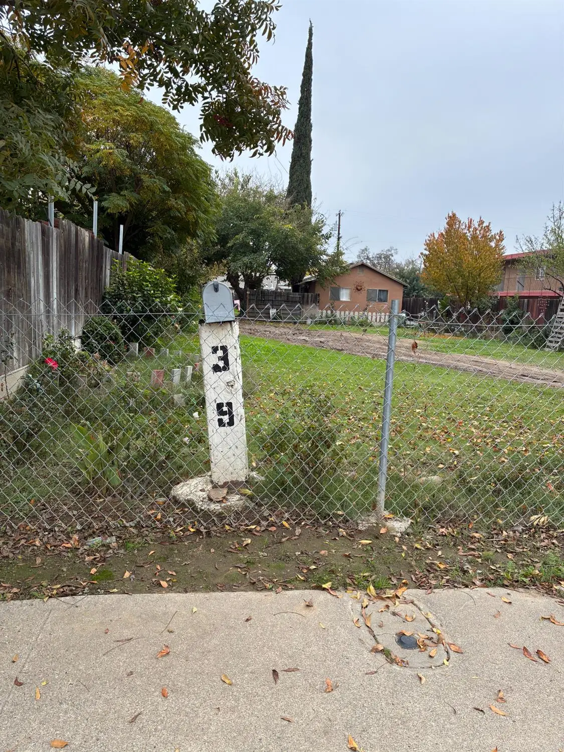 39 W J Street, Los Banos, CA 93635 - Image #1