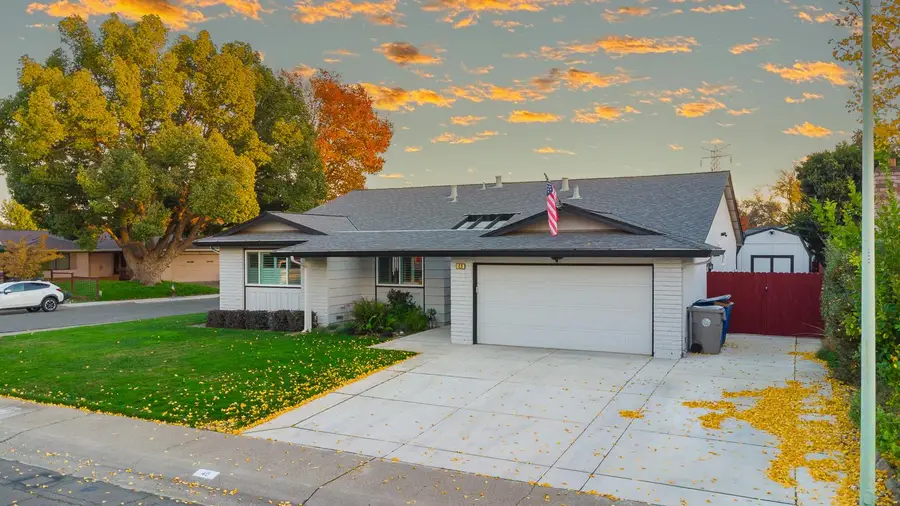 40 Grand Rio Circle, Sacramento, CA 95826 - Image #2