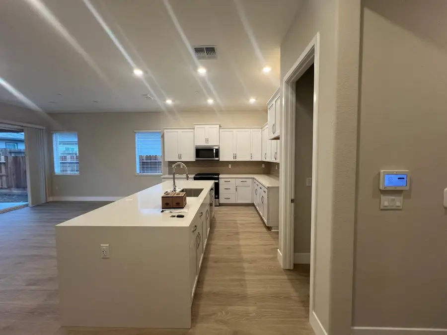 9073 Elliott Springs Drive, Elk Grove, CA 95624 - Image #2