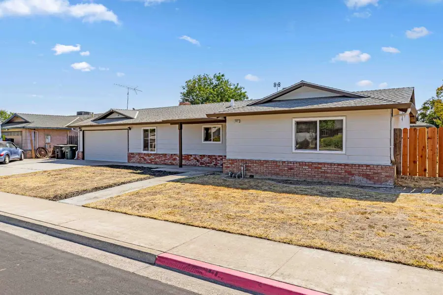 1407 E D Street, Oakdale, CA 95361 - Image #3