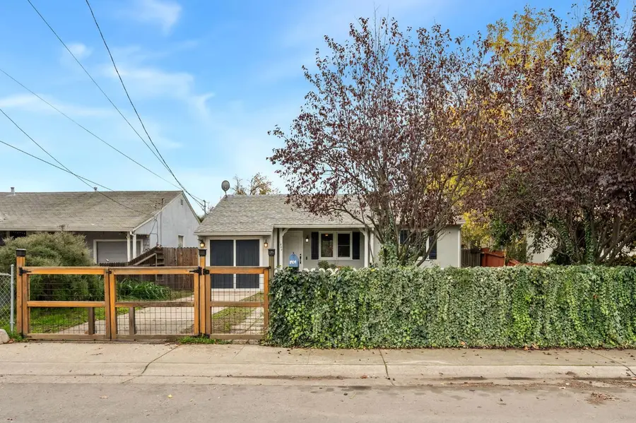 1904 Iris Avenue, Sacramento, CA 95815 - Image #2