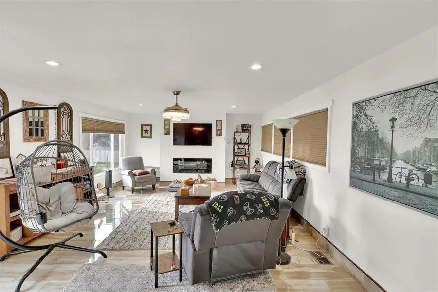 203 Tennessee Lane, Bangor, CA 95901 - Image #3