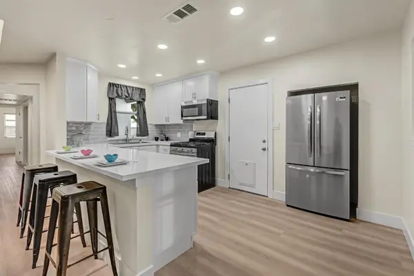 5211 Whittier Drive, Sacramento, CA 95820