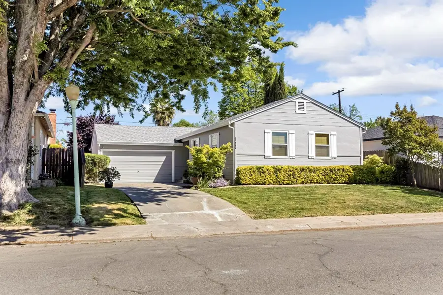 5211 Whittier Drive, Sacramento, CA 95820 - Image #2