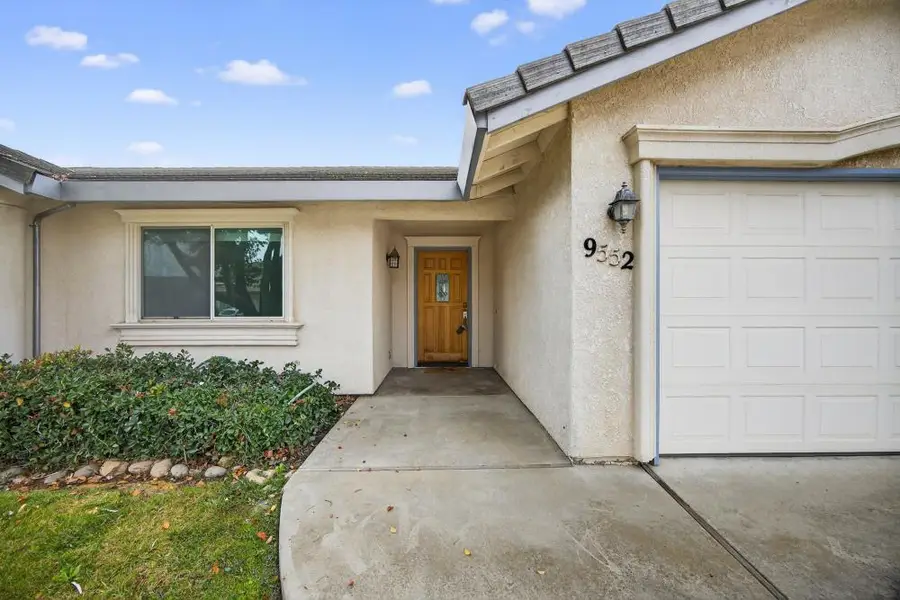 9552 Porto Rosa Dr, Elk Grove, CA 95624 - Image #3