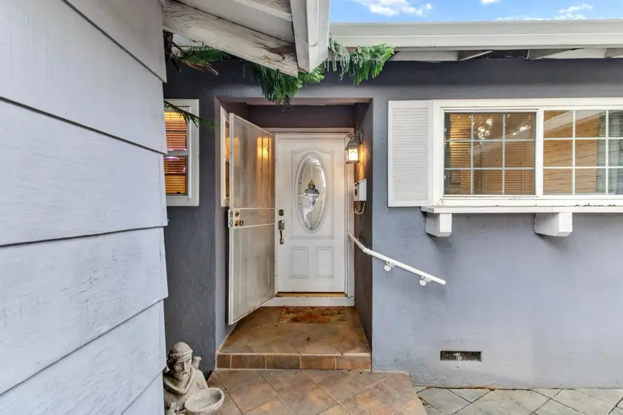 2833 Sandbrook Court, Sacramento, CA 95826 - Image #3