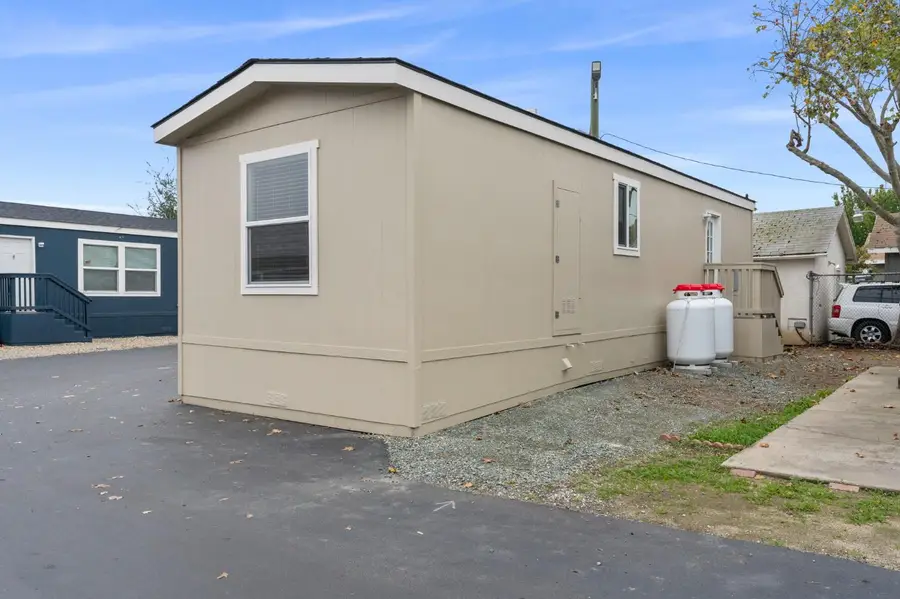 927 E F Street #4, Oakdale, CA 95361 - Image #3