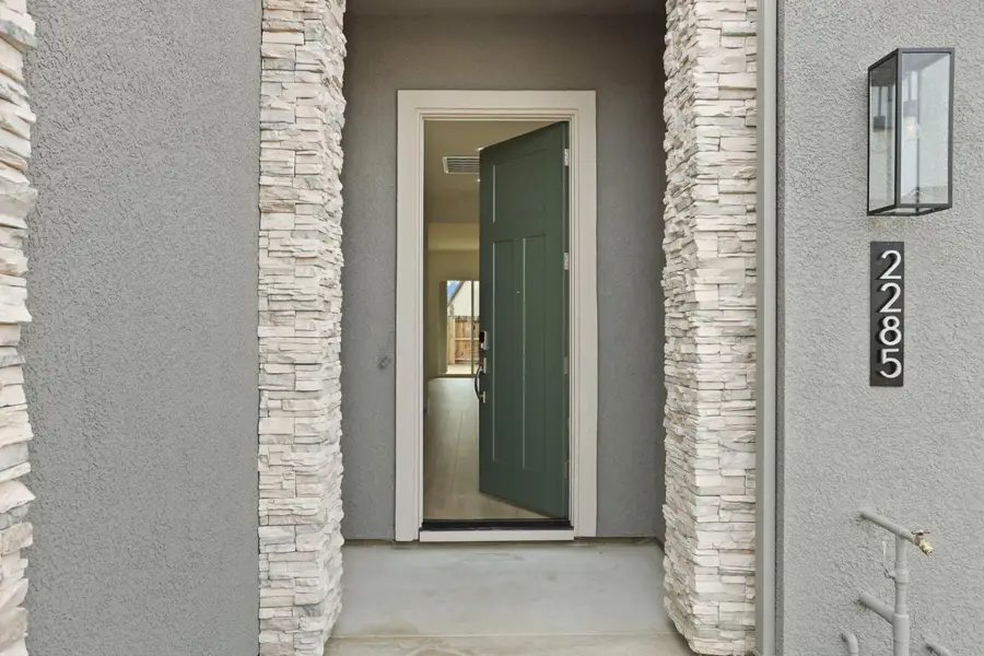 2285 Paramount Lane, Manteca, CA 95337 - Image #2