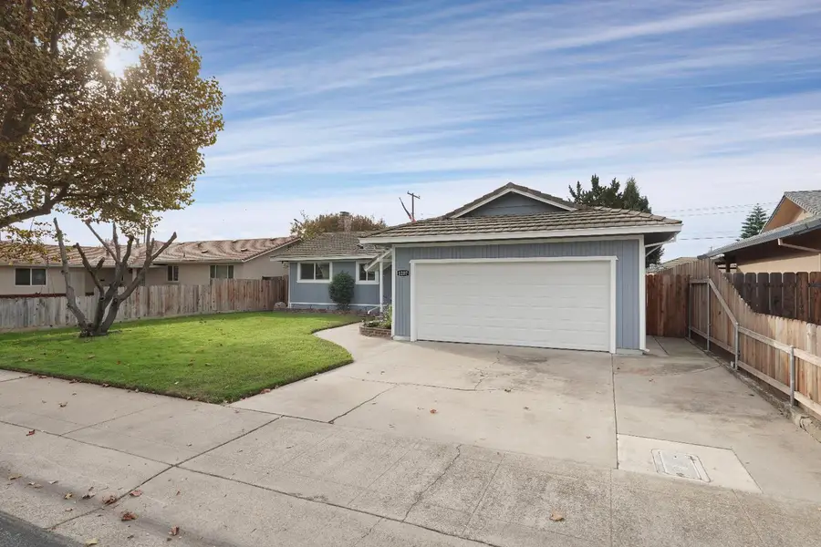 1207 S Crescent Avenue, Lodi, CA 95240 - Image #2