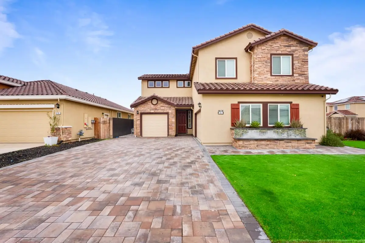 1974 Gus Villalta Drive, Los Banos, CA 93635 - Image #1