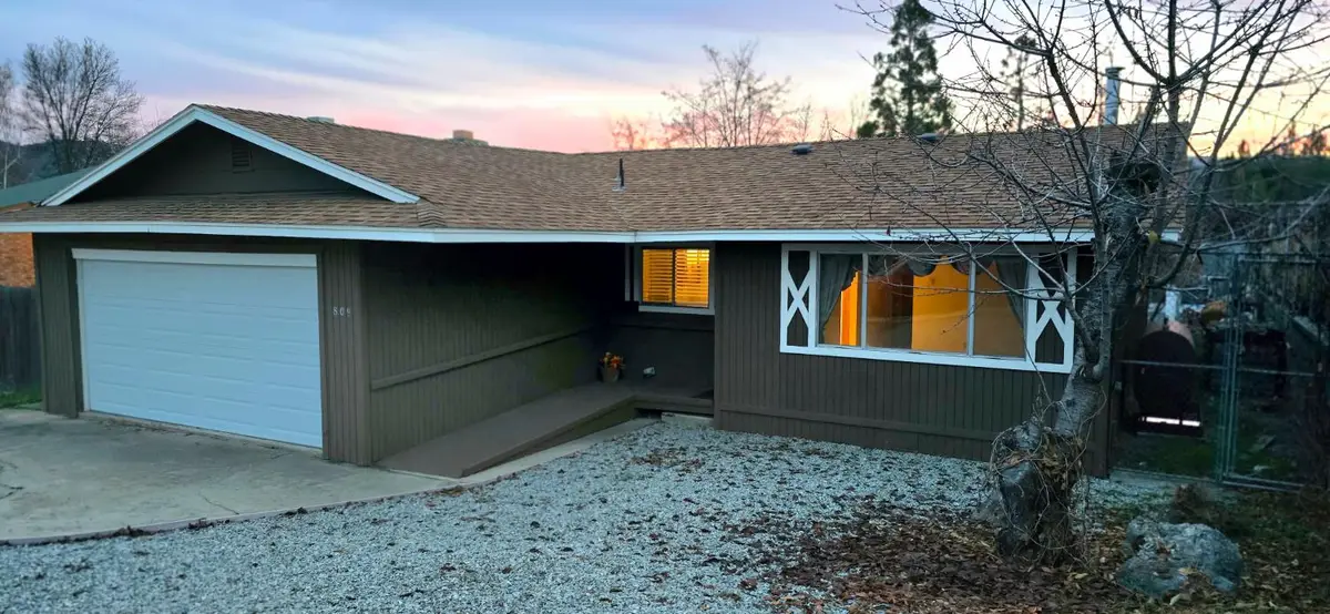 809 North Street, Yreka, CA 96097 - Image #1