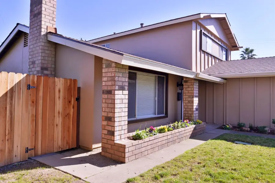 2345 Rogue River Drive, Sacramento, CA 95826 - #2