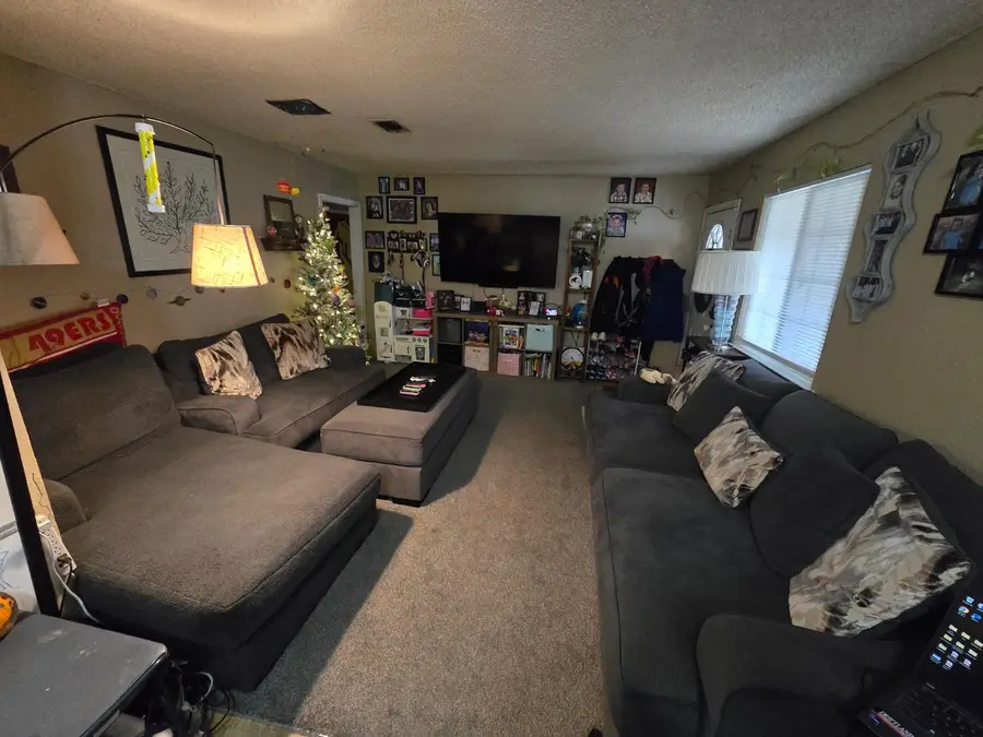 6333 Whitecliff Way, North Highlands, CA 95660 - Image #3