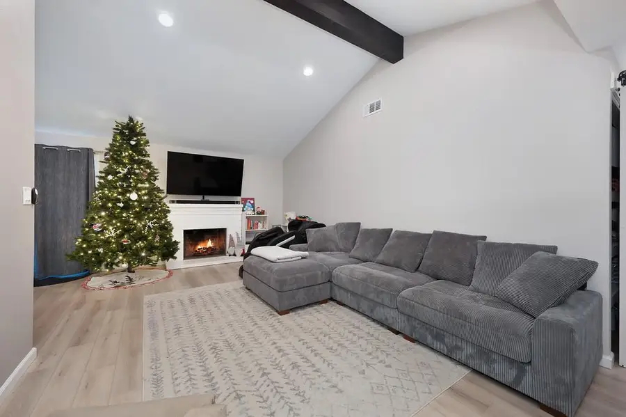 6443 Villa Dr, Sacramento, CA 95842 - Image #2