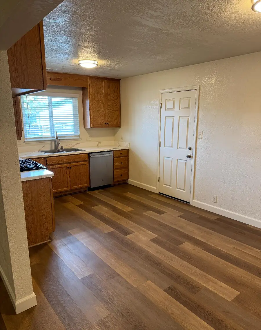 423 Park Avenue, Manteca, CA 95337 - #3
