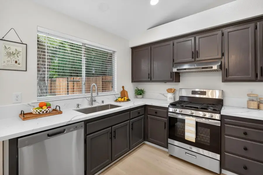 5546 Rightwood Way, Sacramento, CA 95823 - Image #3