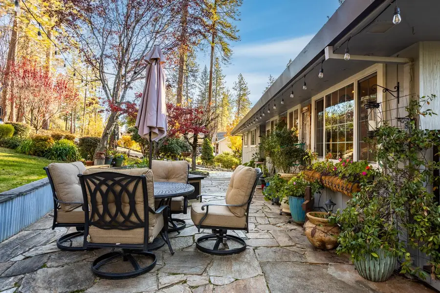 12636 Nottingham Lane, Grass Valley, CA 95949 - Image #2