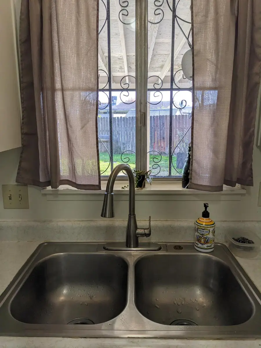 3607 Periwinkle Court, Bakersfield, CA 93307 - Image #3