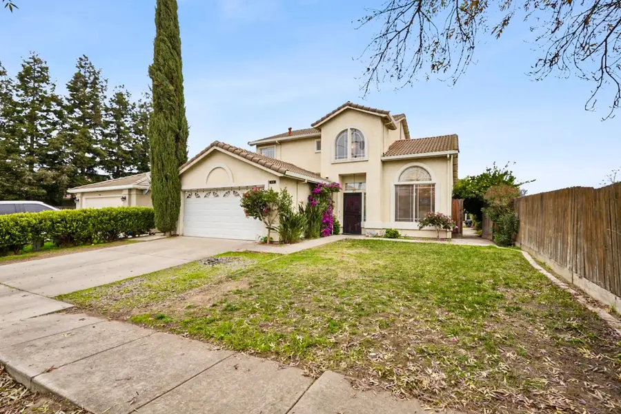 938 Zina Lane, Turlock, CA 95380 - Image #2