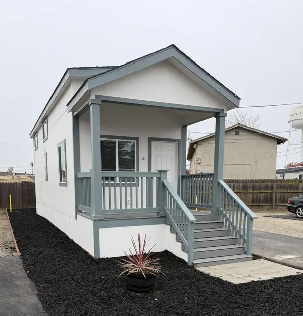 317 Moffat Boulevard #14, Manteca, CA 95336