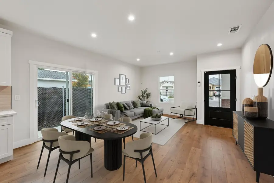 7912 35th Avenue, Sacramento, CA 95824 - #3