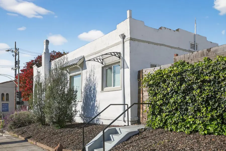 2734 Macarthur, Oakland, CA 94602 - Image #2