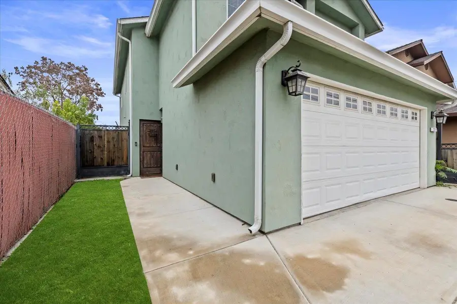 221 S 6th Avenue, Oakdale, CA 95361 - Image #3