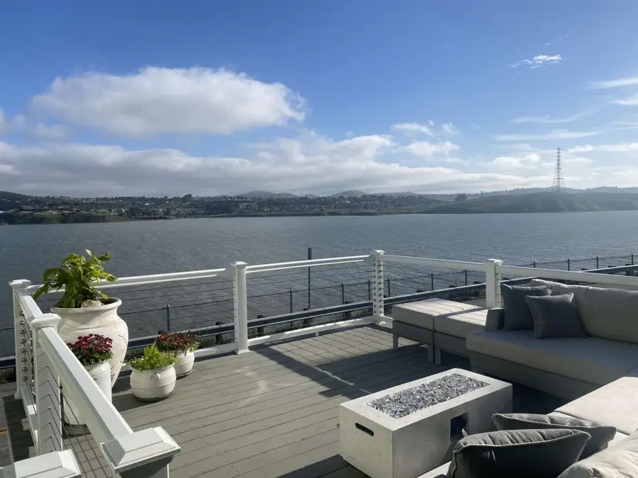 423 Loring Avenue, Crockett, CA 94525 - Image #2