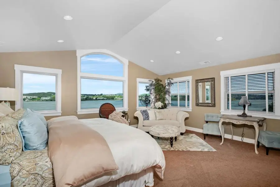 423 Loring Avenue, Crockett, CA 94525 - Image #3